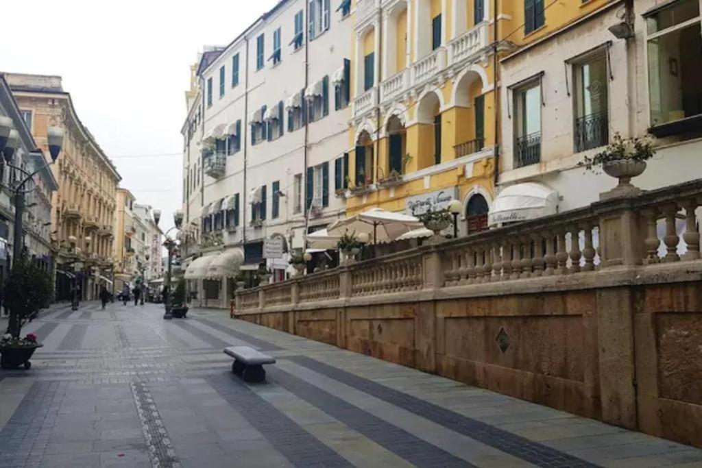 Casa Rosa Lucia Centrale Con Parcheggio San Remo Exterior foto